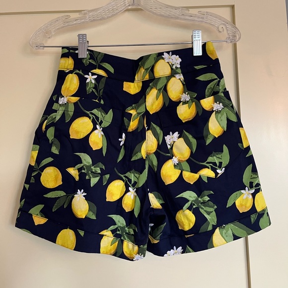 Annie 50 High-Waisted printed shorts, size XS. Made in Canada. - Picture 3 of 3